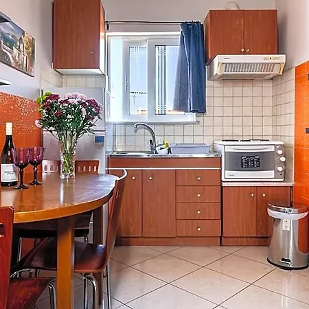 Alena Aparthotel